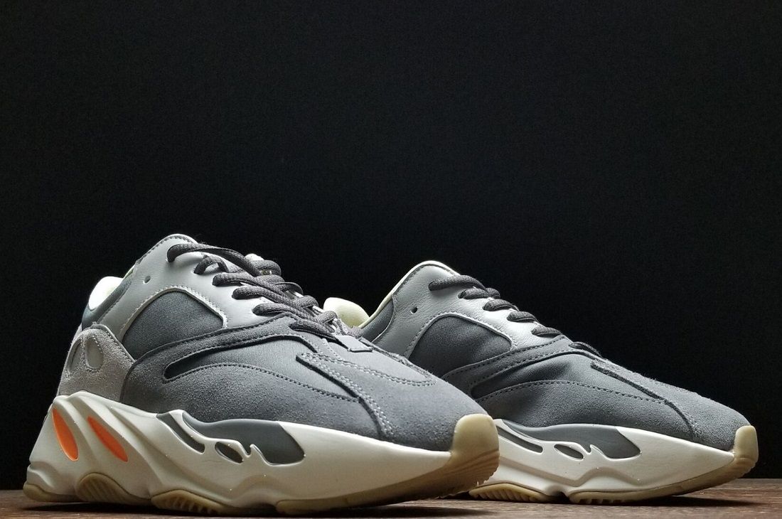 Fake Yeezy 700 Magnet Trainers for Men & Women (5)